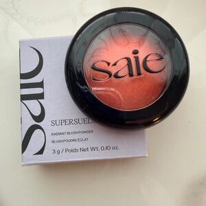 SUPERSUEDE™ BAKED POWDER
BLUSH